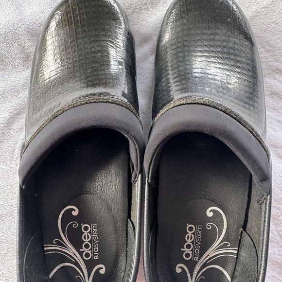 Abeo Black Patent Leather Stapled Clog Grid Pattern Ellie 8.5M Rubber Sole - Picture 6 of 10